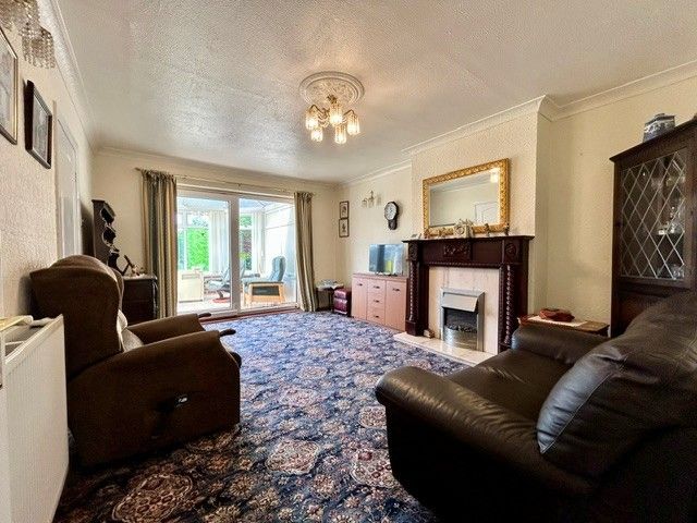  - Lounge