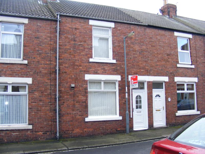 2 bedroom end terraced house Let in Shildon - Main Image.