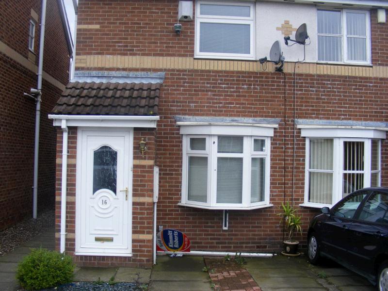 2 bedroom semi-detached house Let in Houghton Le Spring - Main Image.