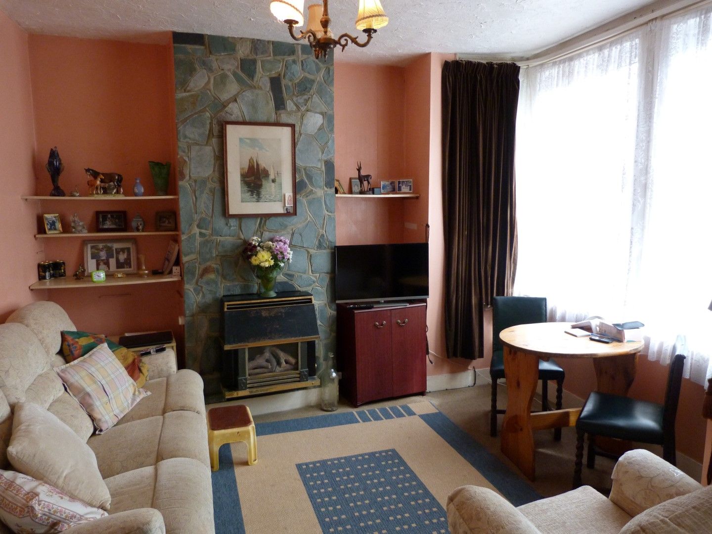 2 bedroom cottage house SSTC in Margate - Photograph 2