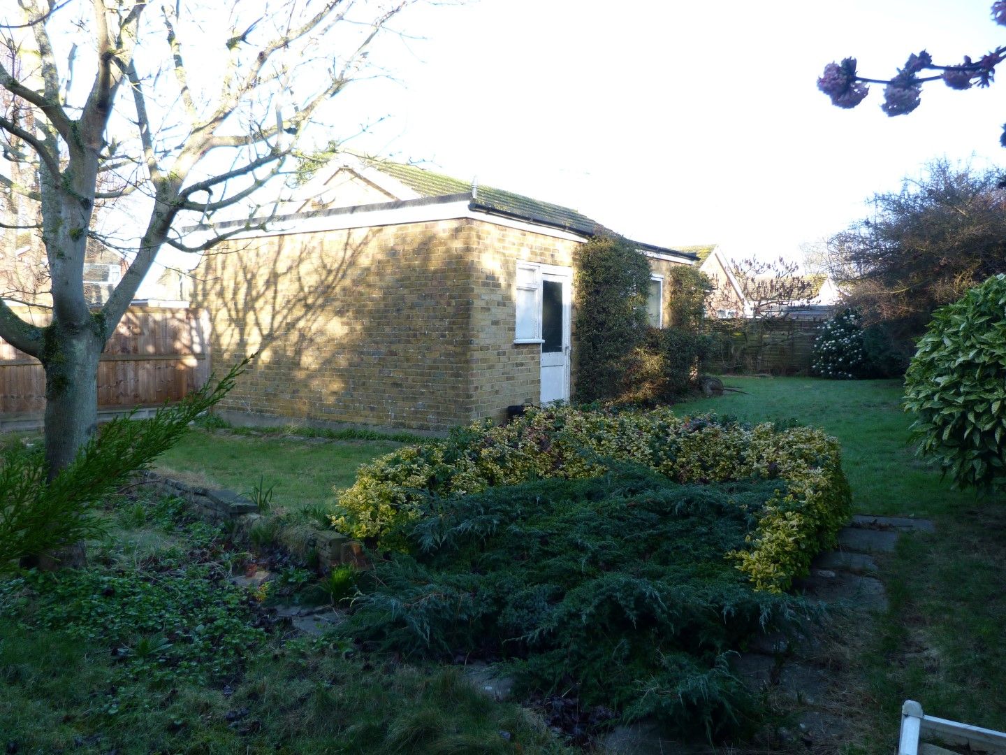2 bedroom detached bungalow SSTC in Broadstairs - Photograph 6
