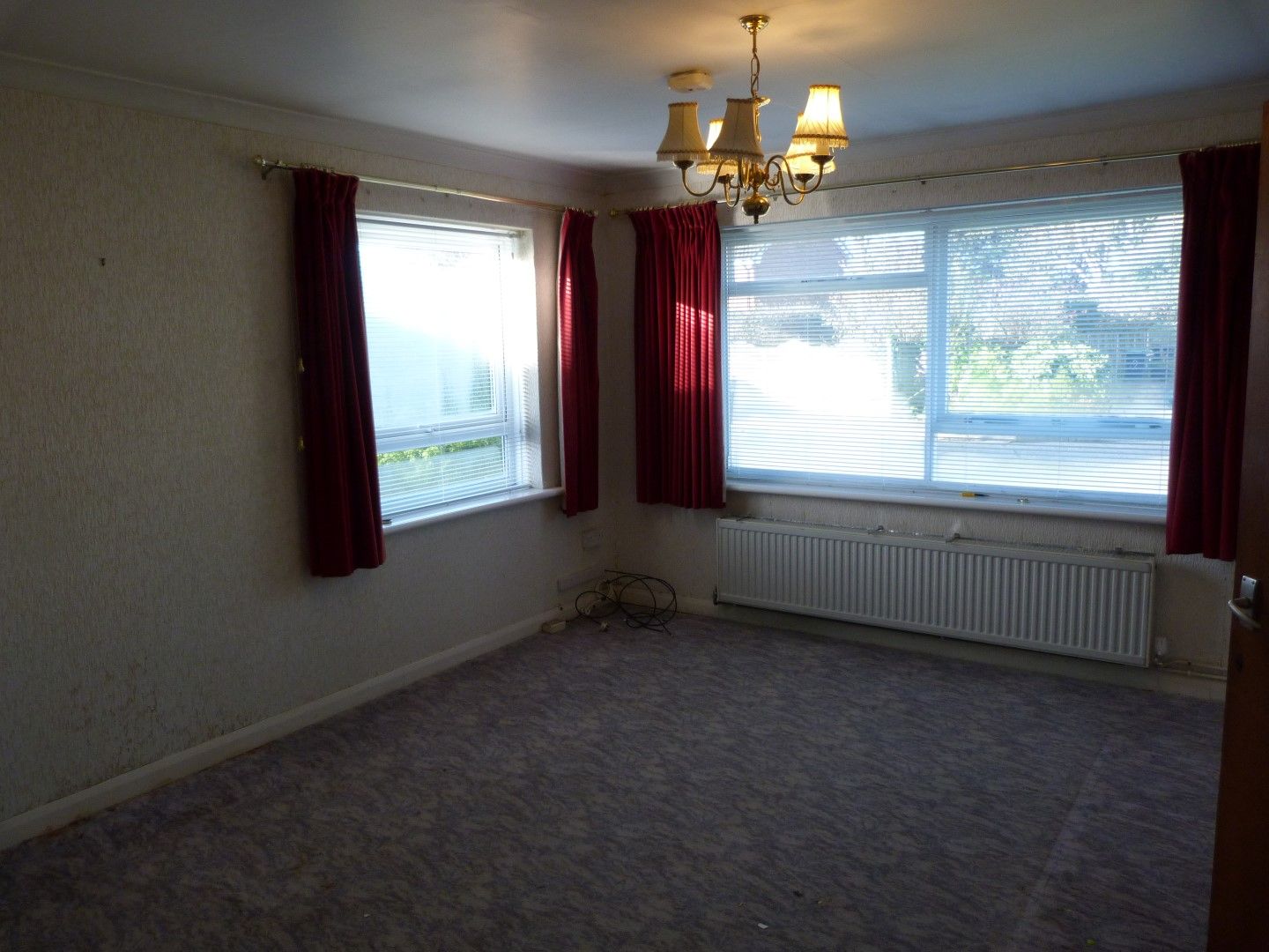 2 bedroom detached bungalow SSTC in Broadstairs - Photograph 2