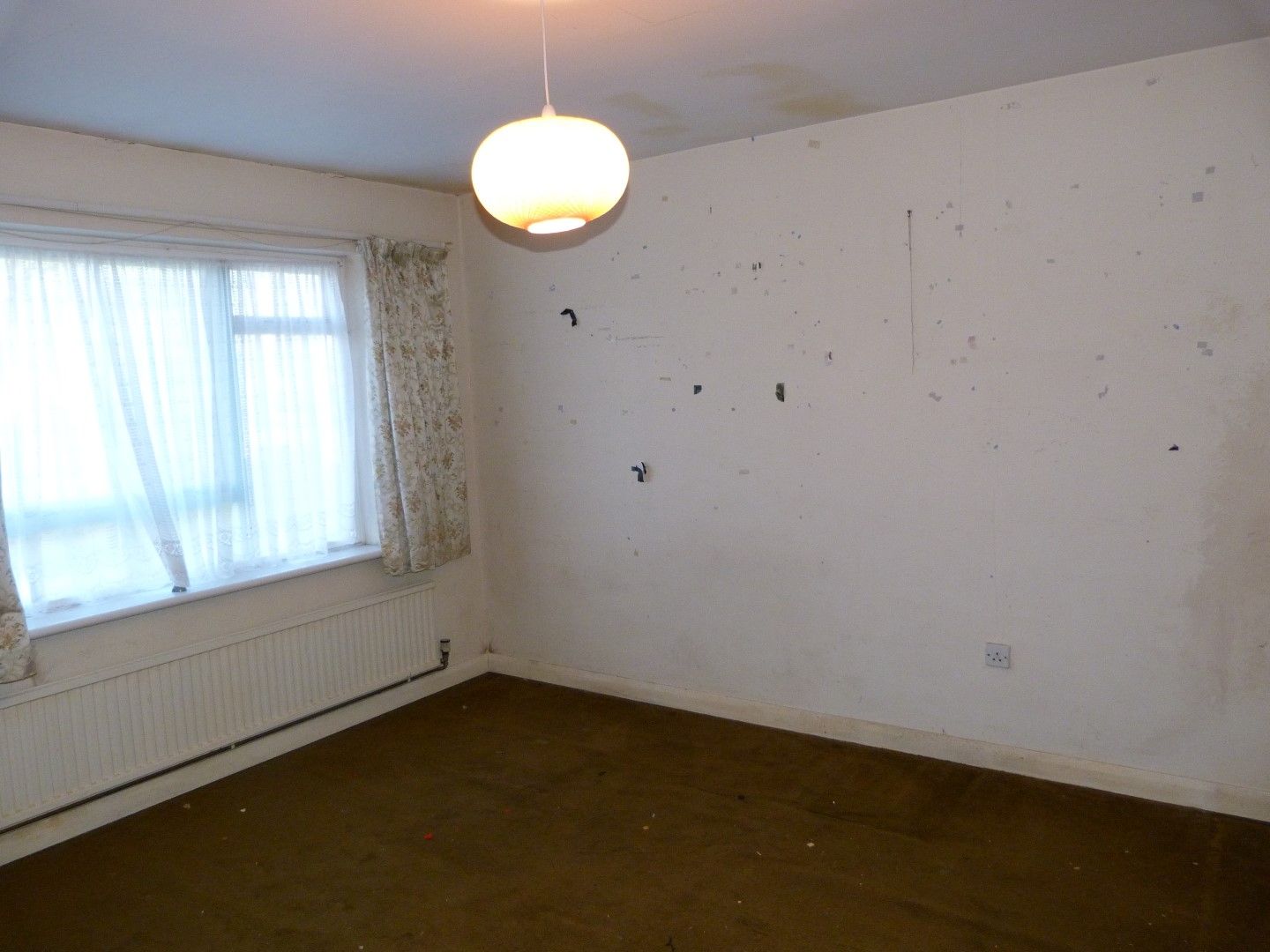 2 bedroom detached bungalow SSTC in Broadstairs - Photograph 5