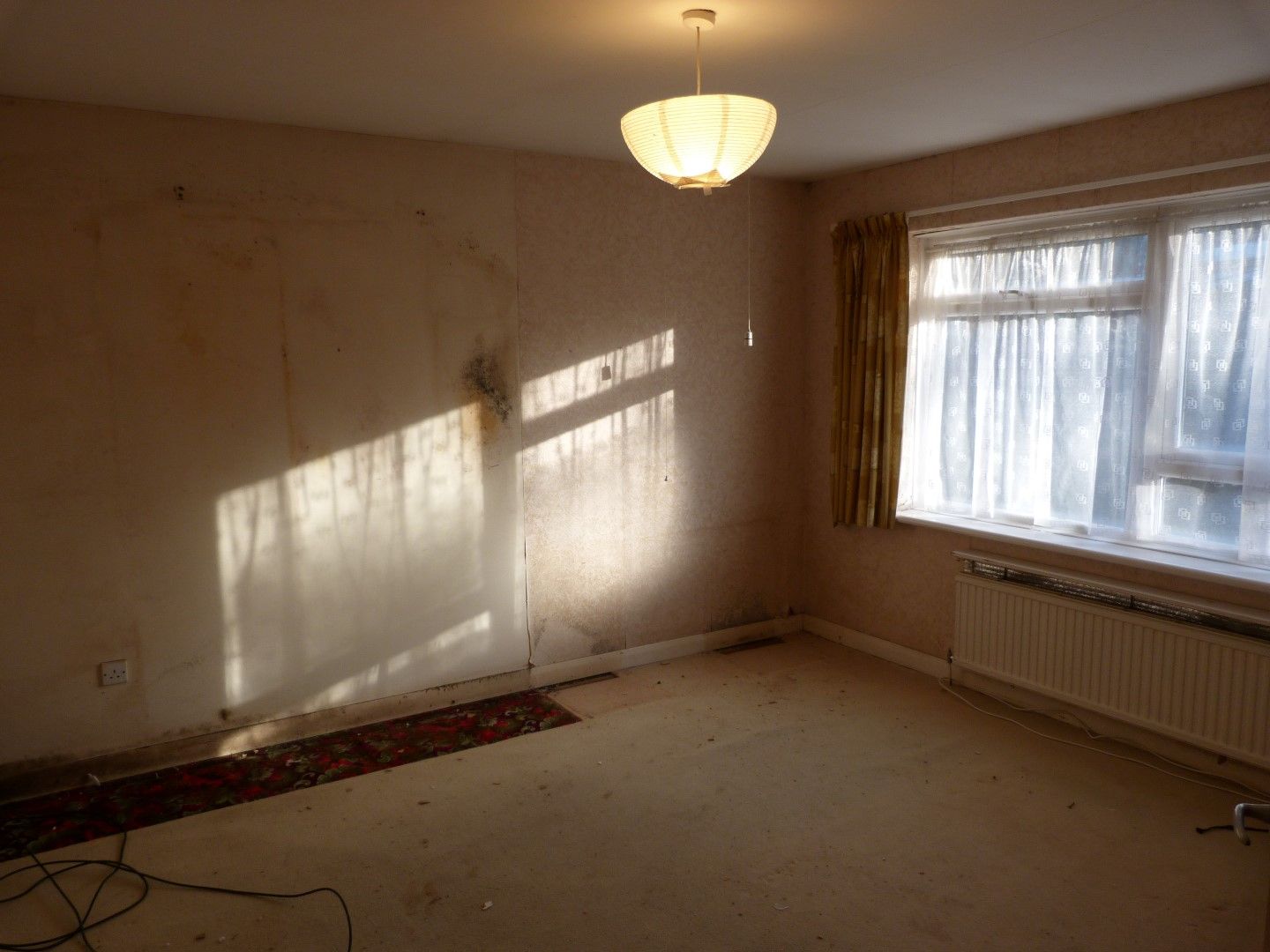 2 bedroom detached bungalow SSTC in Broadstairs - Photograph 4