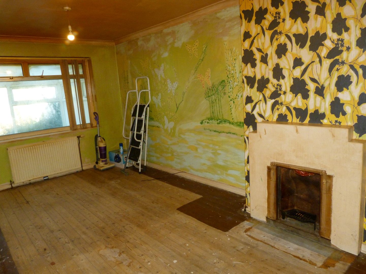 2 bedroom semi-detached bungalow SSTC in Ramsgate - Photograph 2