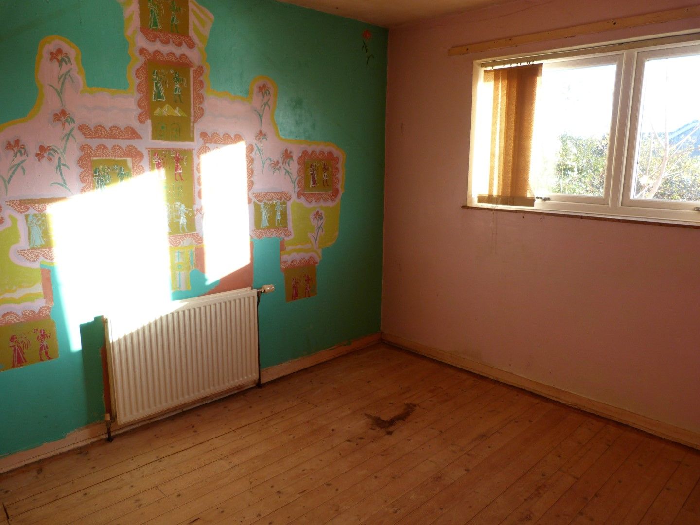 2 bedroom semi-detached bungalow SSTC in Ramsgate - Photograph 5