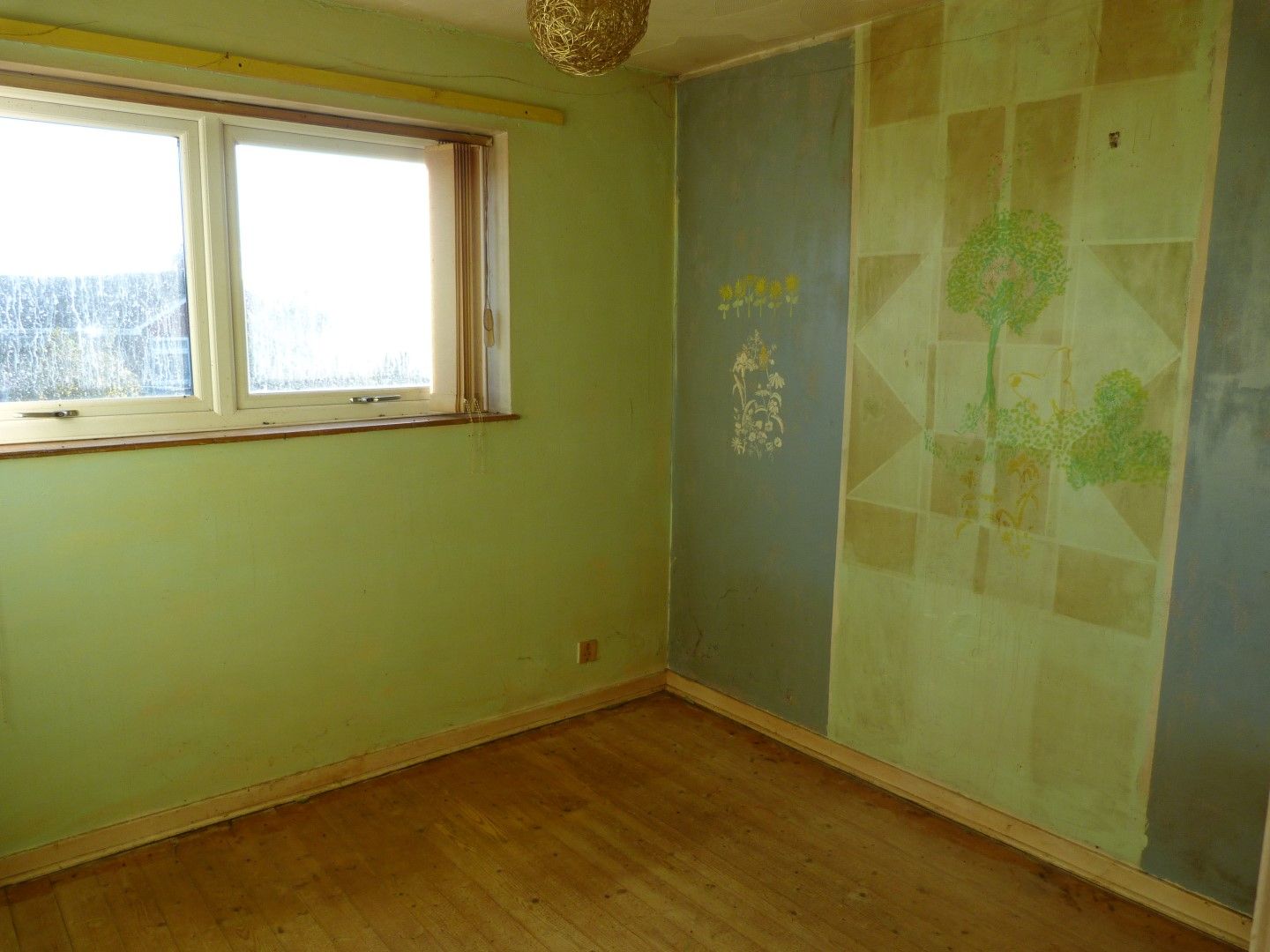 2 bedroom semi-detached bungalow SSTC in Ramsgate - Photograph 6