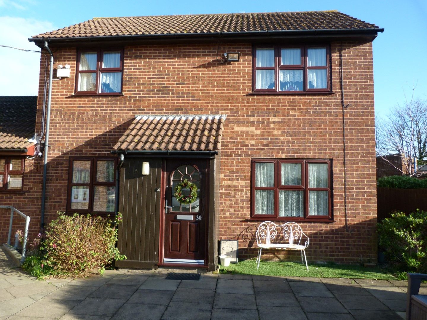1 bedroom ground floor flat/apartment SSTC in Broadstairs - Photograph 1