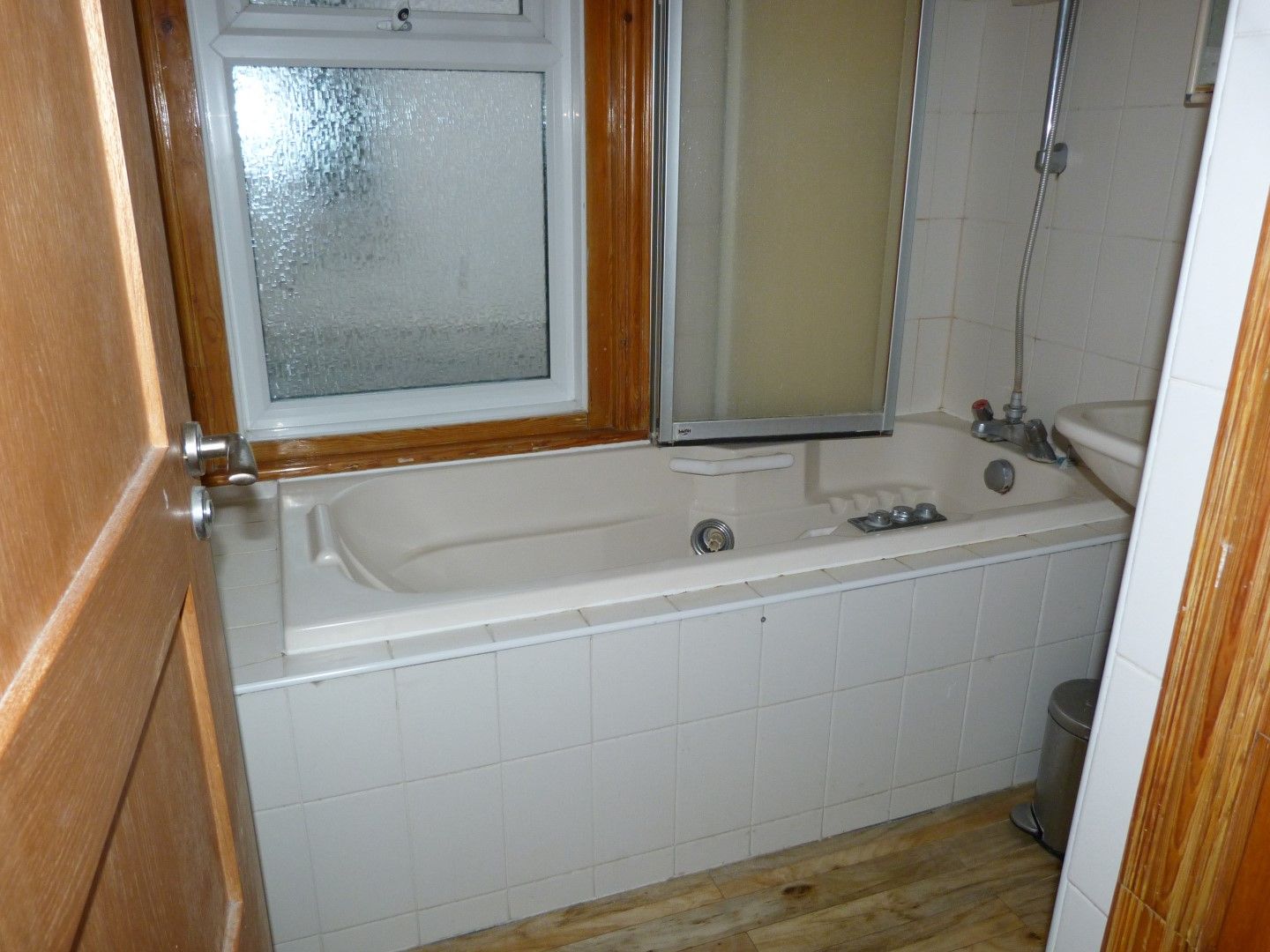 4 bedroom mid terraced house For Sale in Broadstairs - Photograph 9