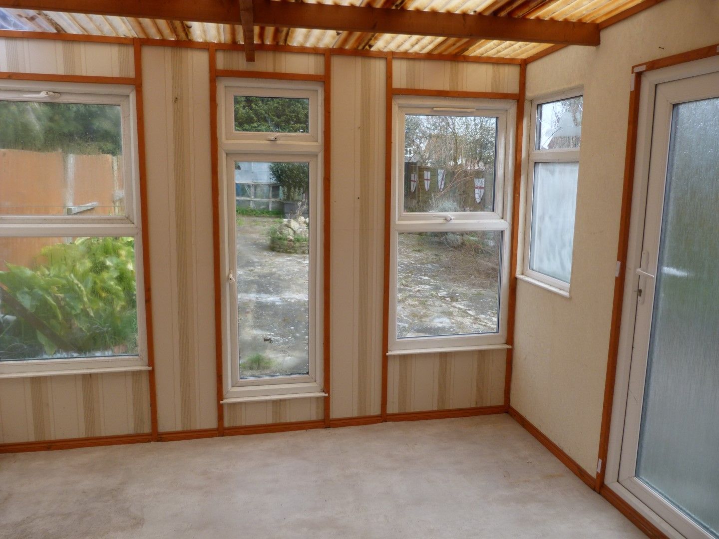 3 bedroom semi-detached house SSTC in Broadstairs - Photograph 4