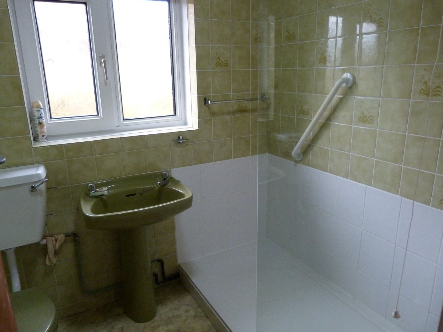 2 bedroom semi-detached bungalow SSTC in Broadstairs - Photograph 6