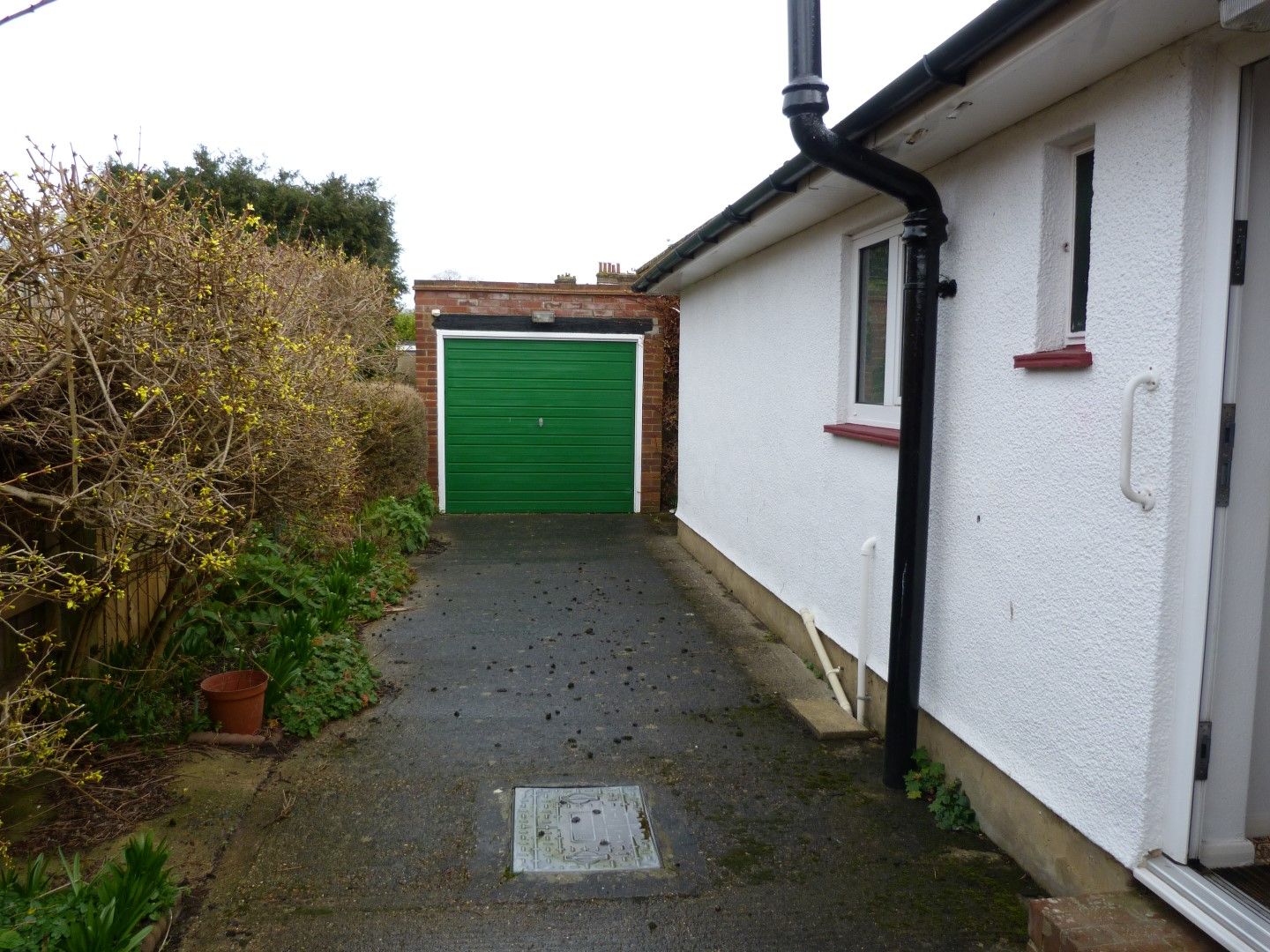 2 bedroom semi-detached bungalow SSTC in Broadstairs - Photograph 8