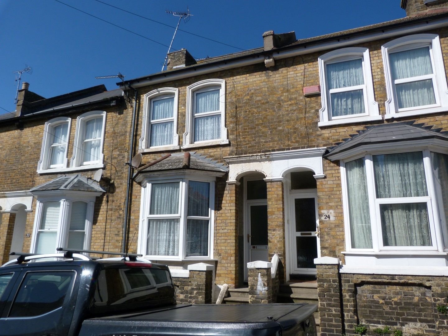 2 bedroom mid terraced house SSTC in Ramsgate - Photograph 1