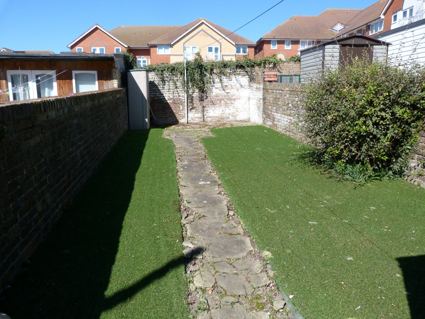 2 bedroom mid terraced house SSTC in Ramsgate - Photograph 7