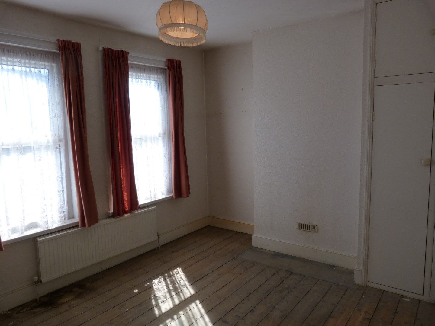 2 bedroom mid terraced house SSTC in Ramsgate - Photograph 5