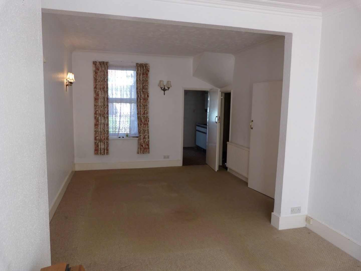 2 bedroom mid terraced house SSTC in Ramsgate - Photograph 3