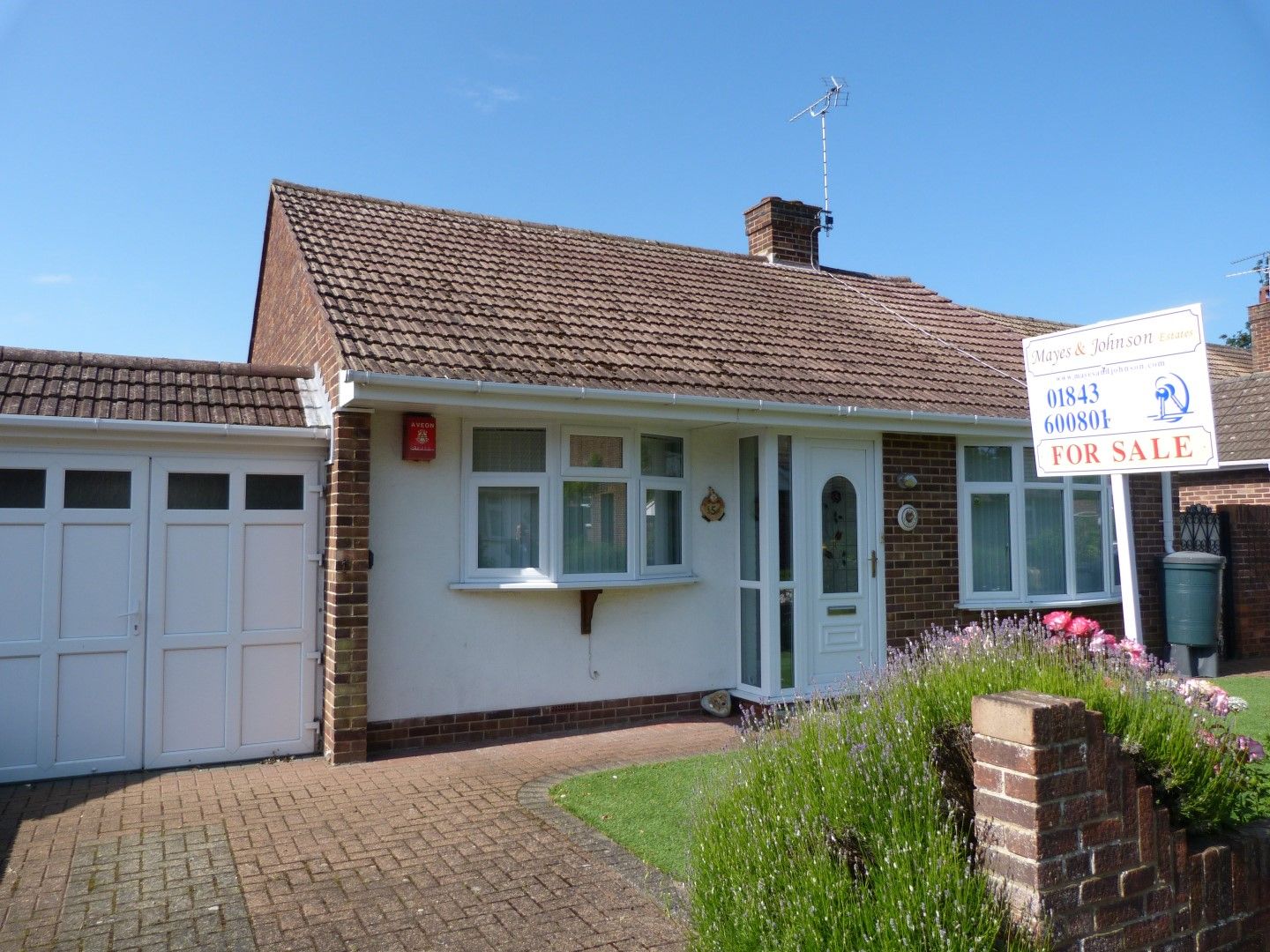 2 bedroom link detached bungalow SSTC in Broadstairs - Photograph 1