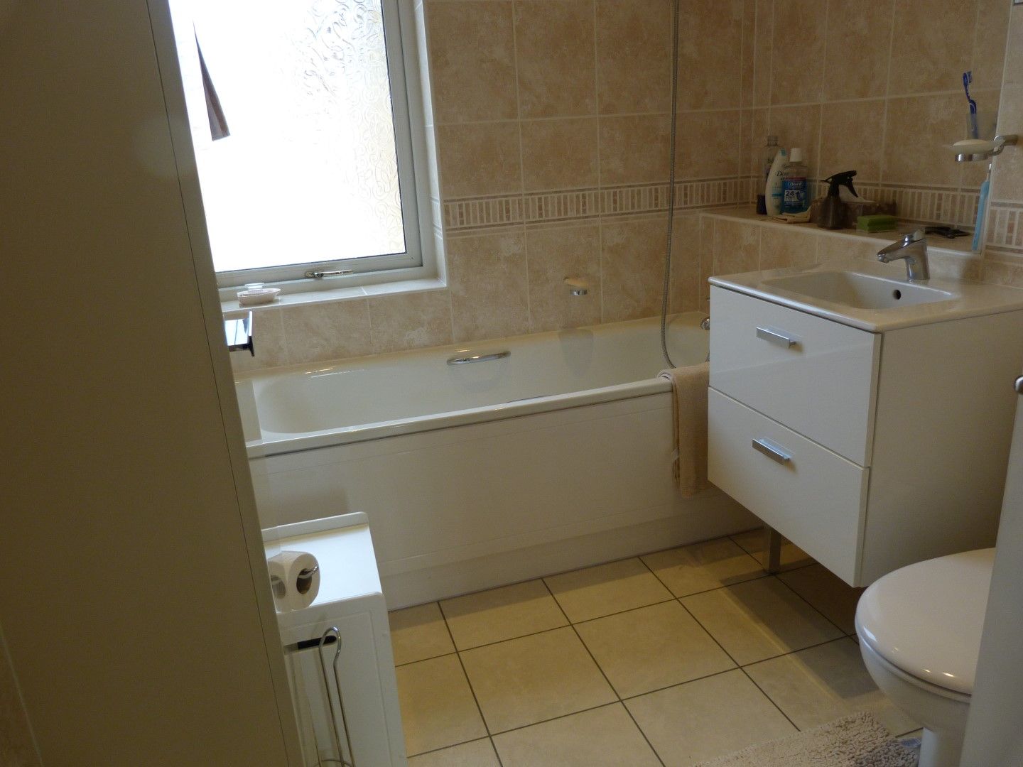 3 bedroom flat flat/apartment SSTC in Broadstairs - Photograph 8