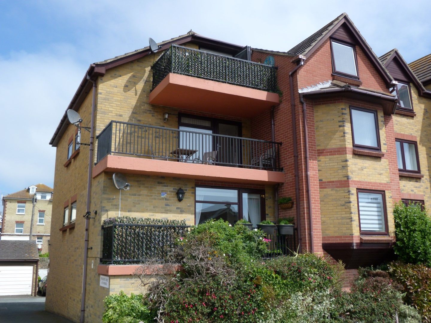 3 bedroom flat flat/apartment SSTC in Broadstairs - Photograph 2