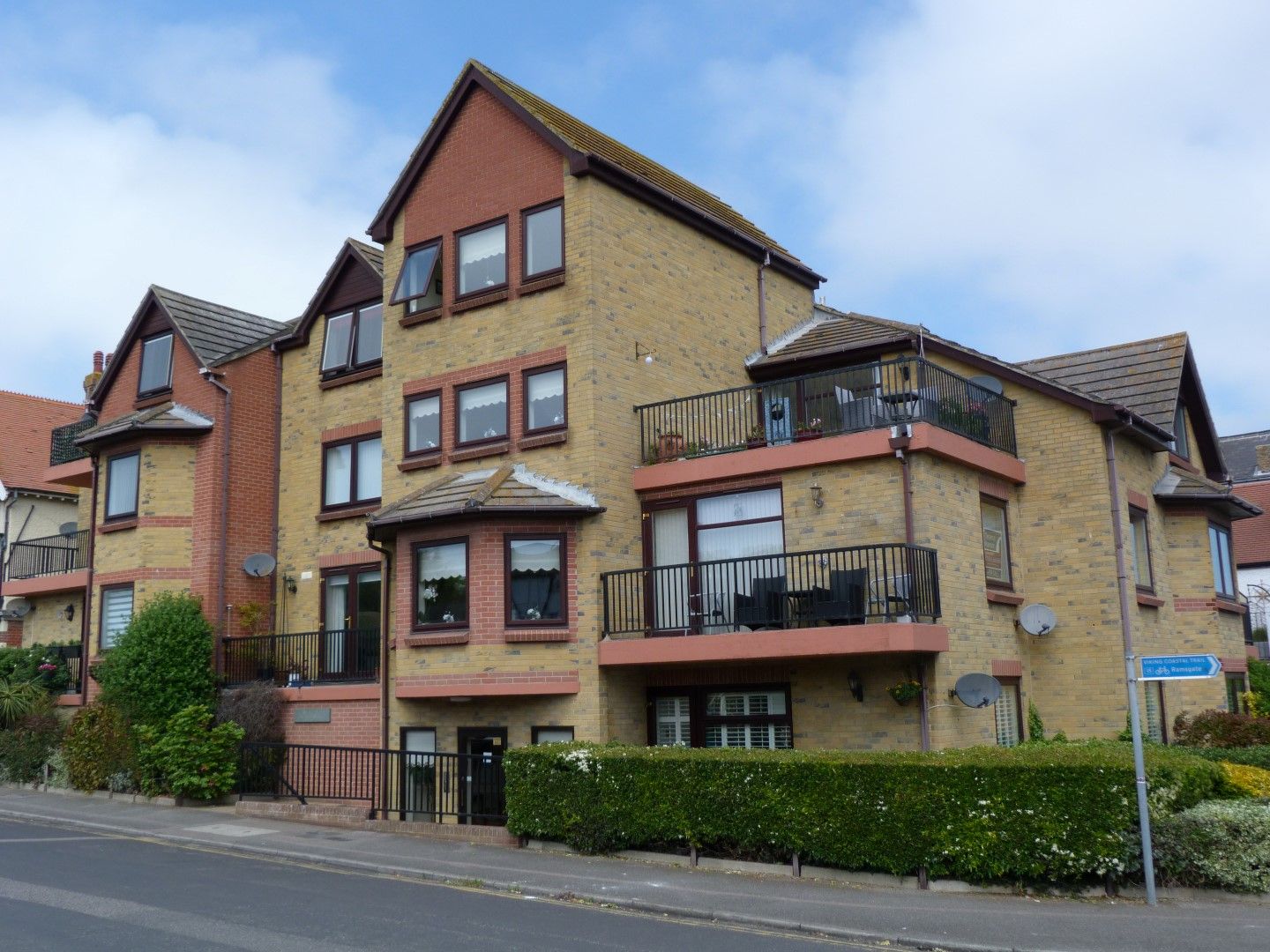 3 bedroom flat flat/apartment SSTC in Broadstairs - Photograph 1