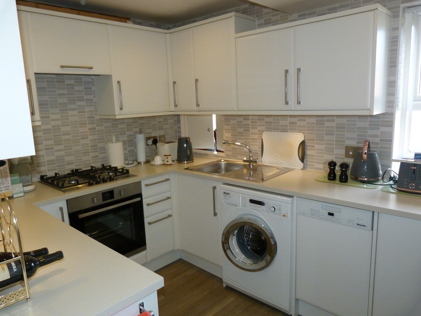 3 bedroom flat flat/apartment SSTC in Broadstairs - Photograph 6