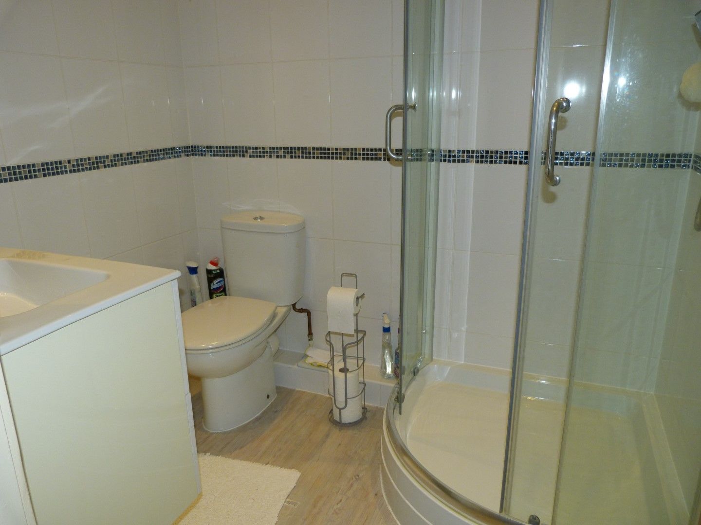 3 bedroom flat flat/apartment SSTC in Broadstairs - Photograph 9