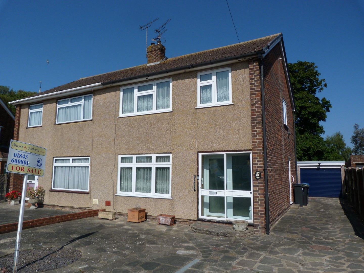 3 bedroom semi-detached house SSTC in Margate - Photograph 1