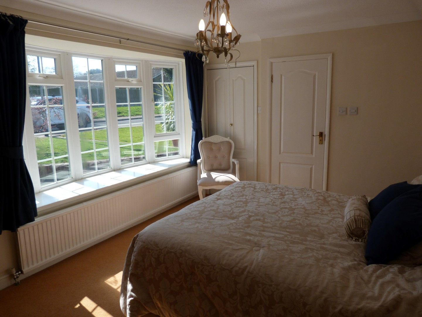 3 bedroom detached bungalow SSTC in Broadstairs - Photograph 6