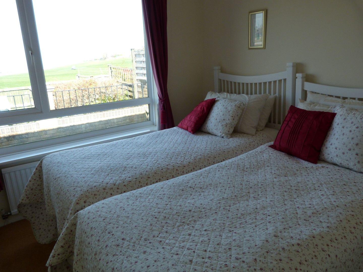 3 bedroom detached bungalow SSTC in Broadstairs - Photograph 8