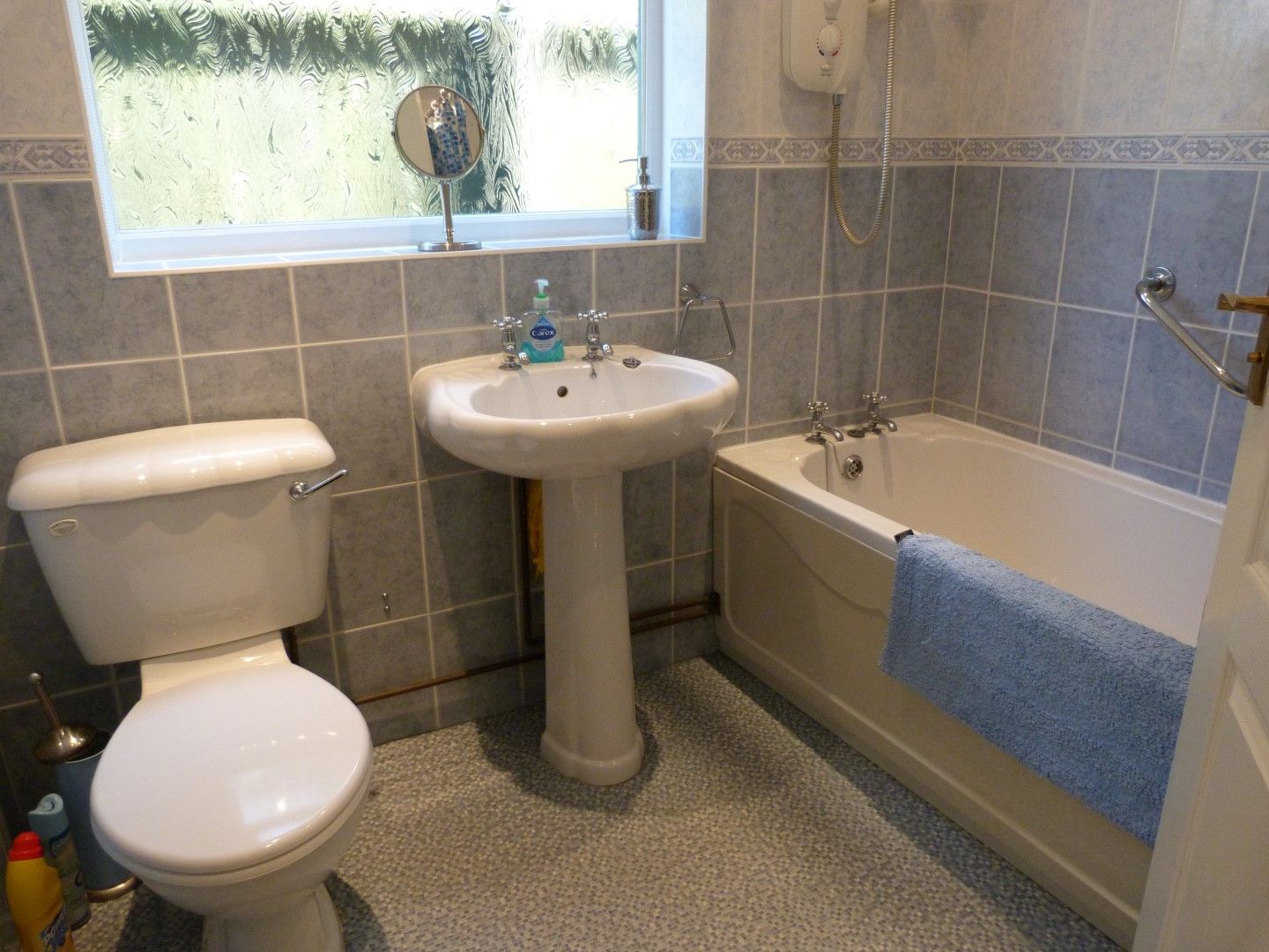 3 bedroom detached bungalow SSTC in Broadstairs - Photograph 9