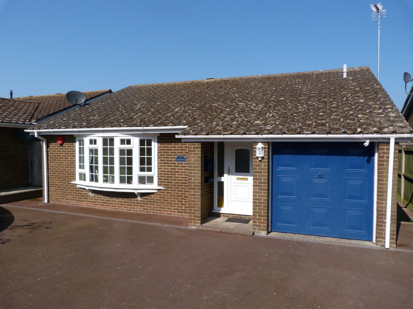 3 bedroom detached bungalow SSTC in Broadstairs - Photograph 1