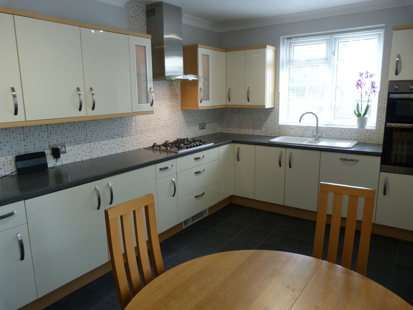 4 bedroom semi-detached house SSTC in Broadstairs - Photograph 5