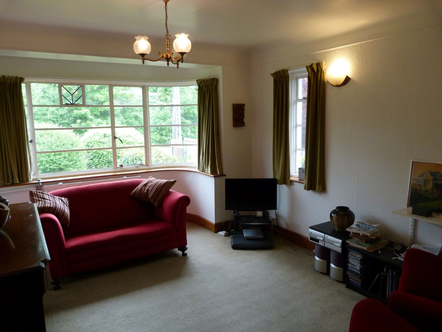 3 bedroom detached bungalow SSTC in Broadstairs - Photograph 3