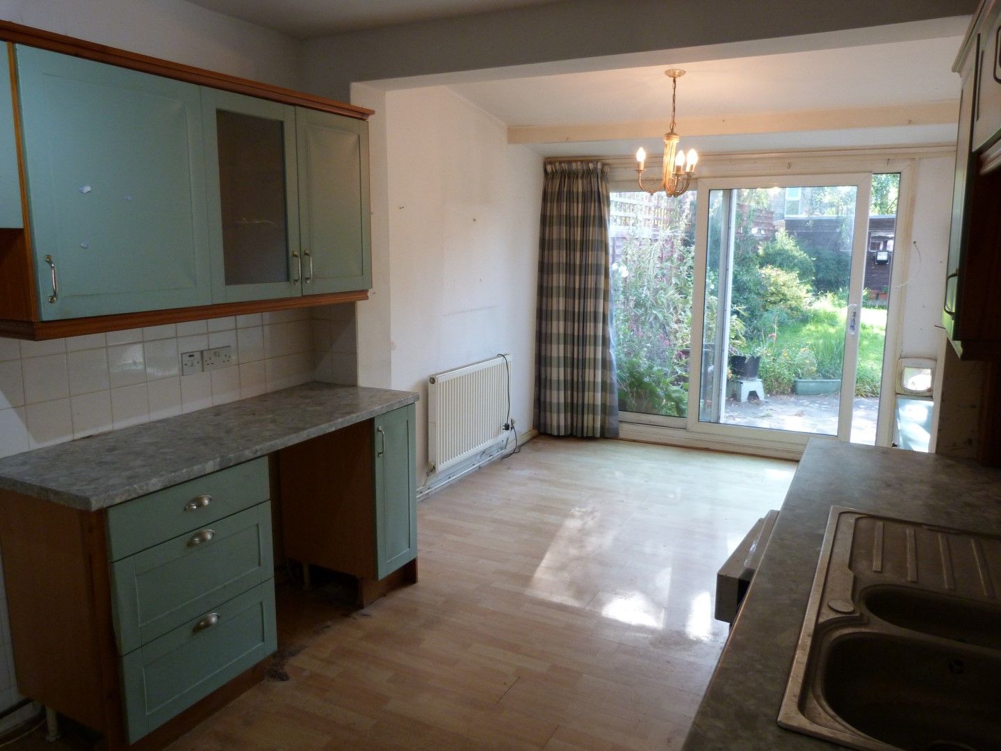 3 bedroom semi-detached house SSTC in Ramsgate - Photograph 4