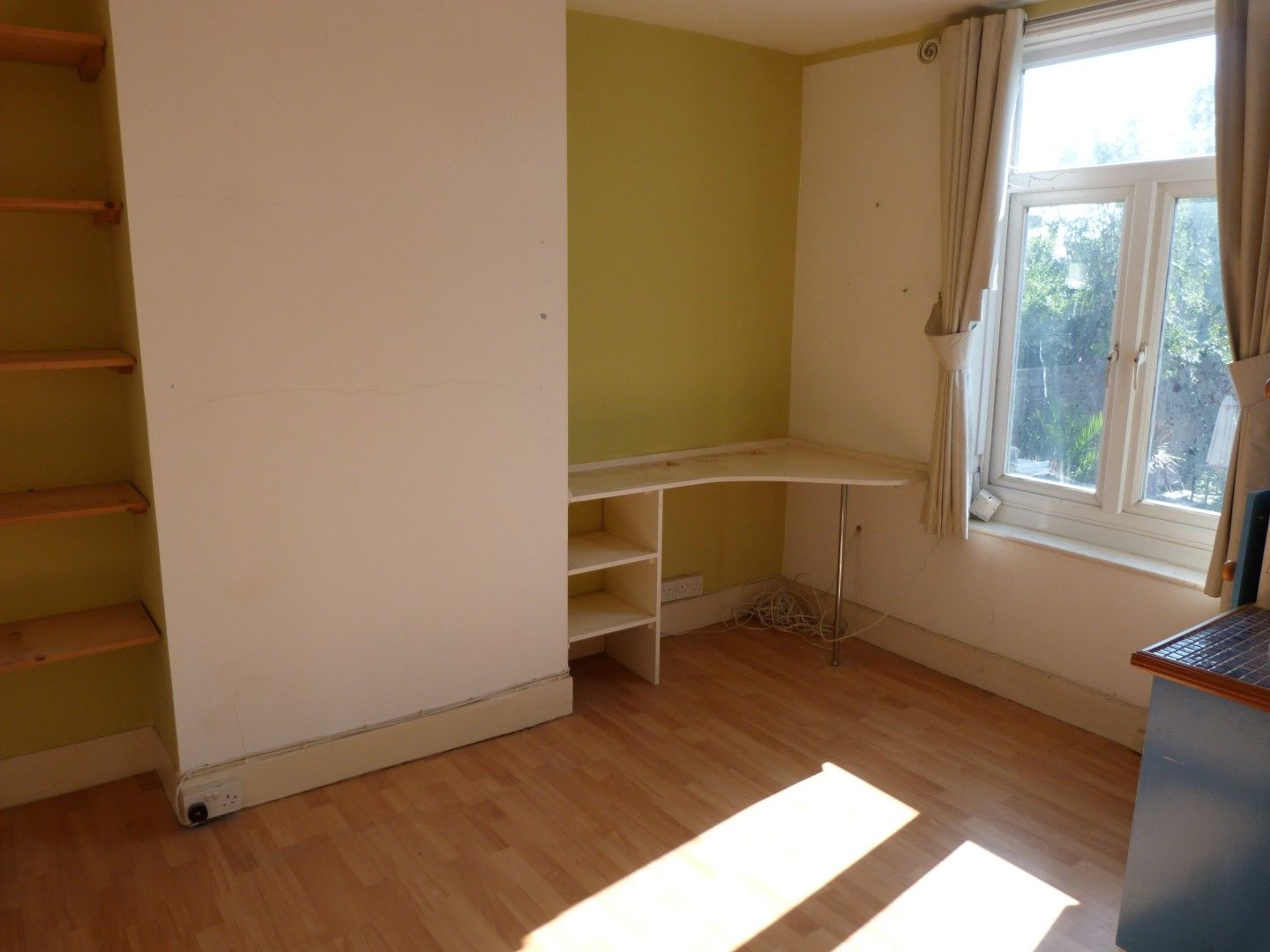 3 bedroom semi-detached house SSTC in Ramsgate - Photograph 8