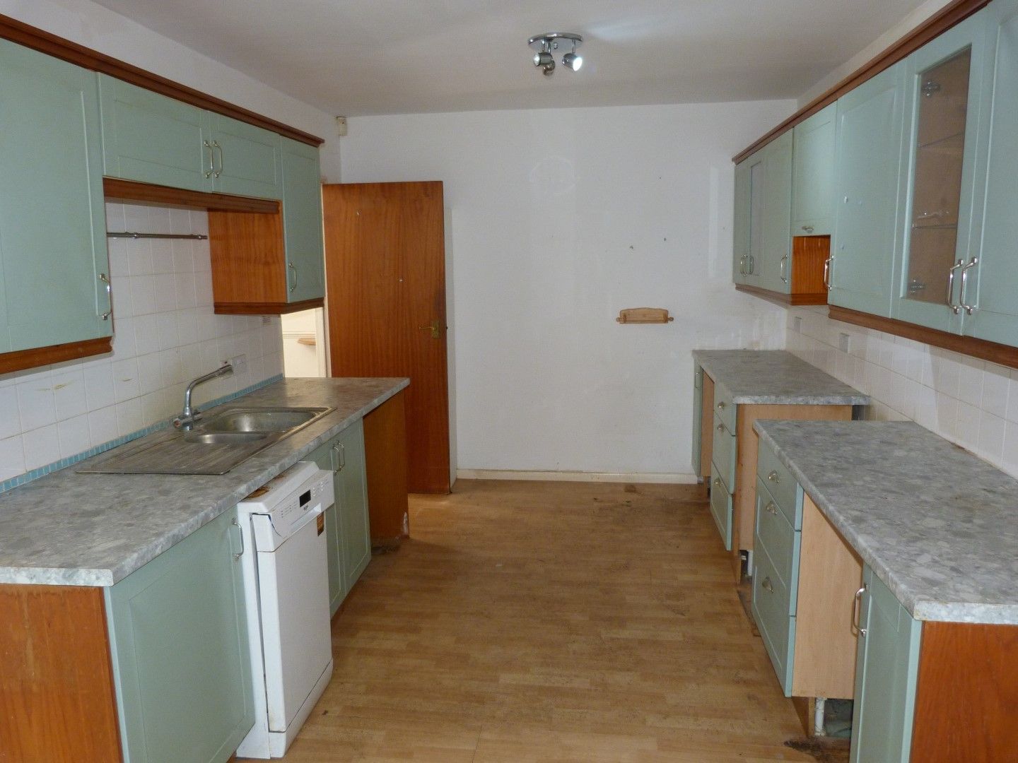 3 bedroom semi-detached house SSTC in Ramsgate - Photograph 3