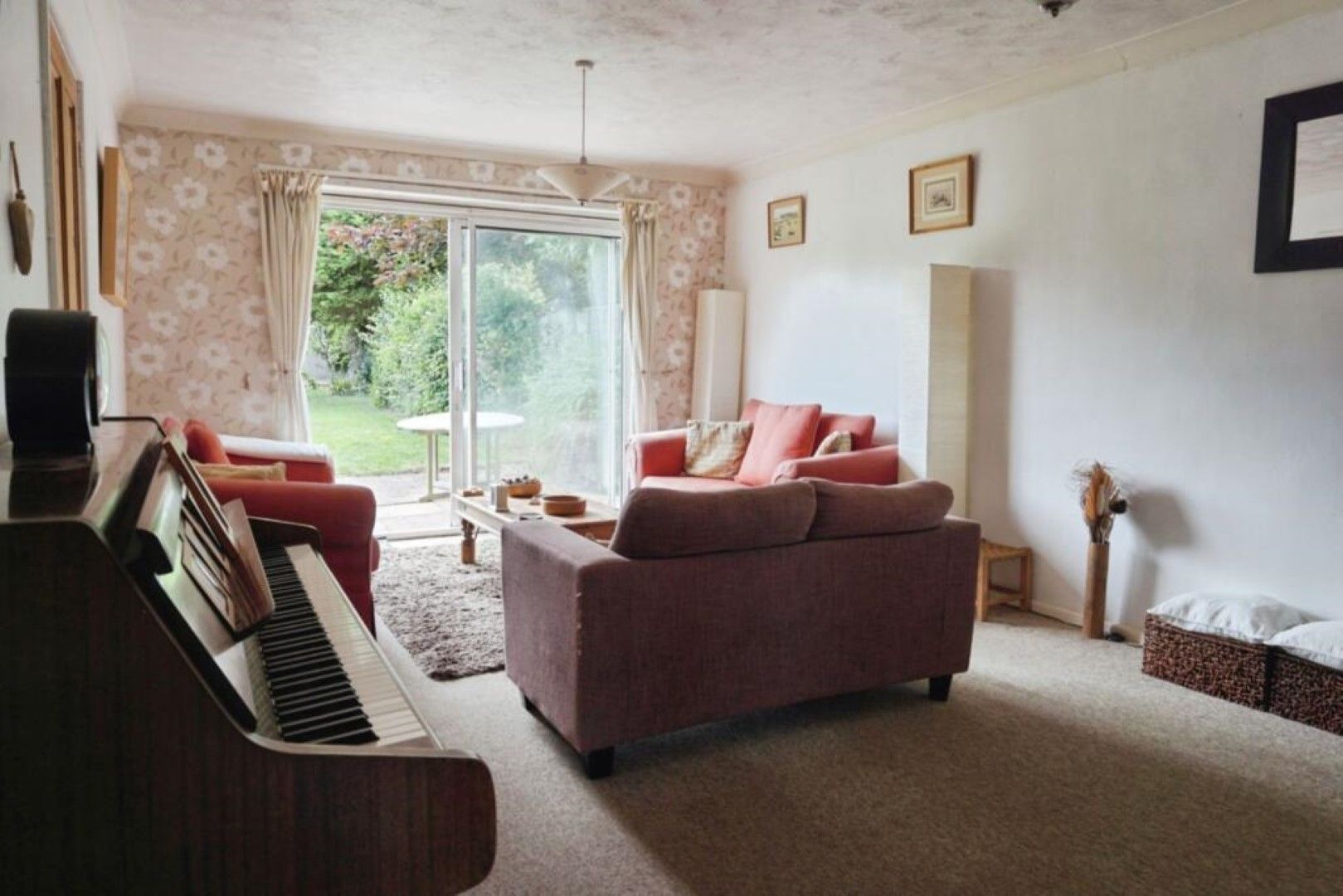 4 bedroom detached house SSTC in Broadstairs - Photograph 3