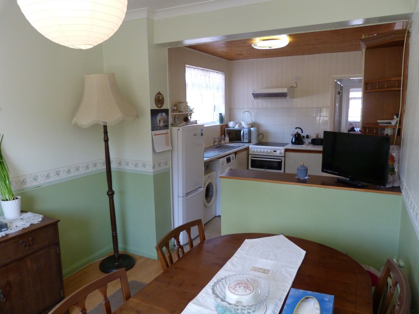 2 bedroom semi-detached bungalow SSTC in Broadstairs - Photograph 5