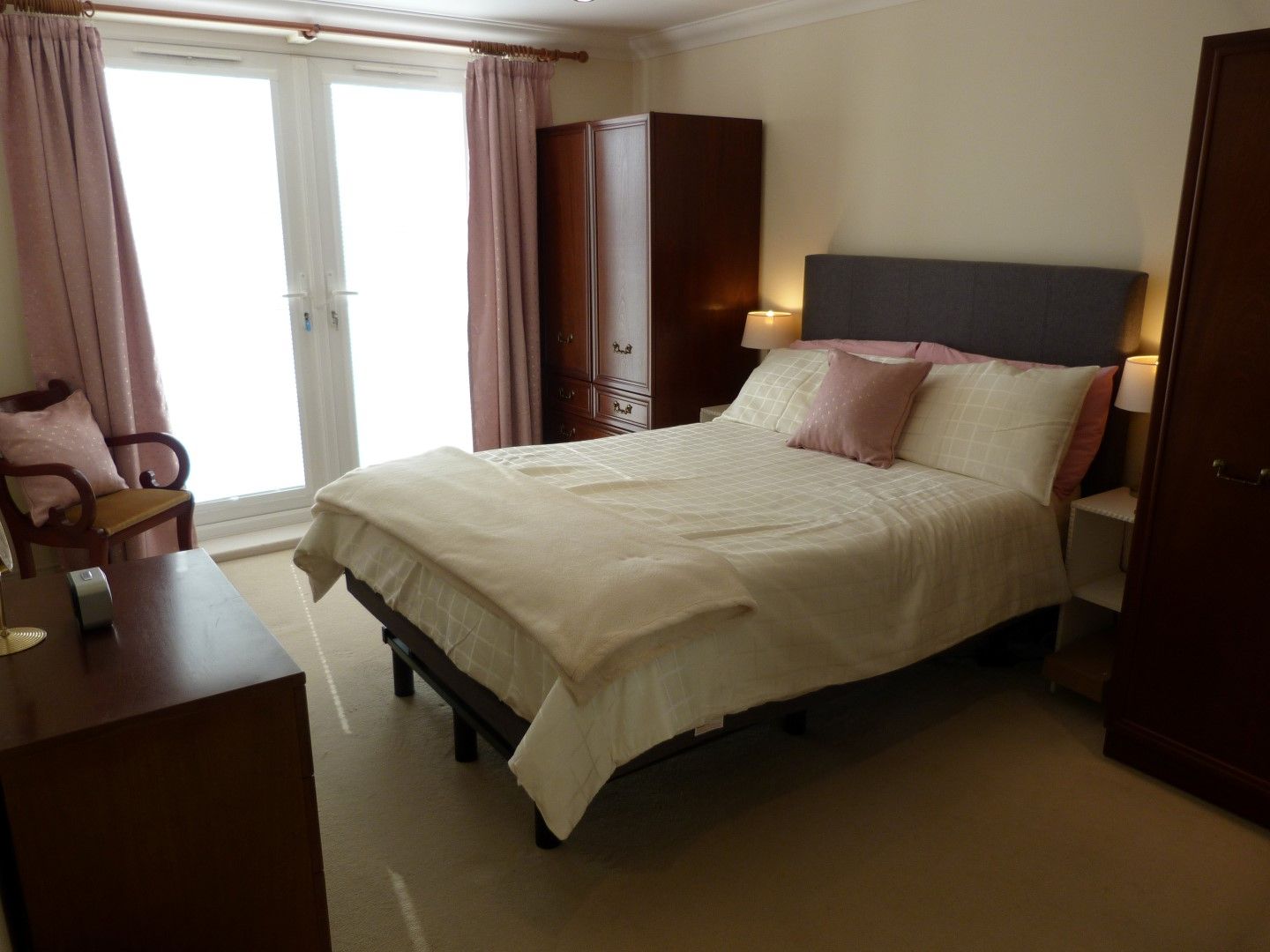 2 bedroom apartment flat/apartment For Sale in Broadstairs - Photograph 5