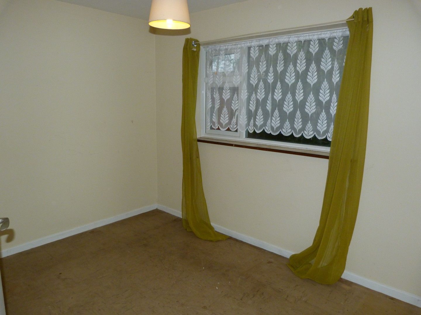 2 bedroom semi-detached bungalow SSTC in Broadstairs - Photograph 5