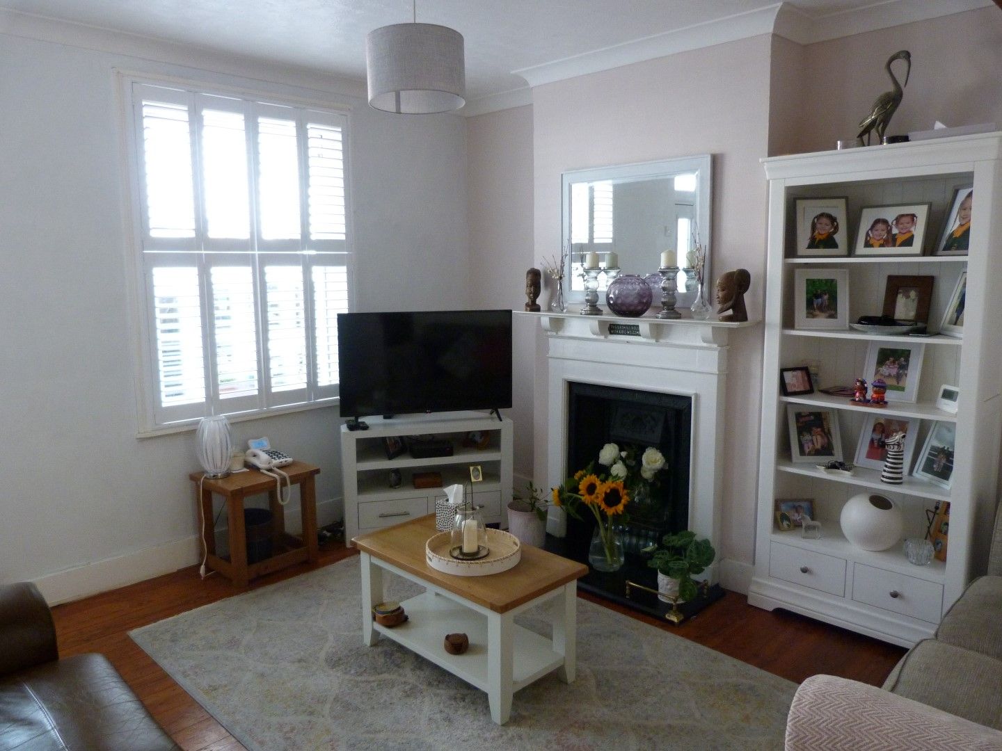 2 bedroom mid terraced house SSTC in Broadstairs - Photograph 3