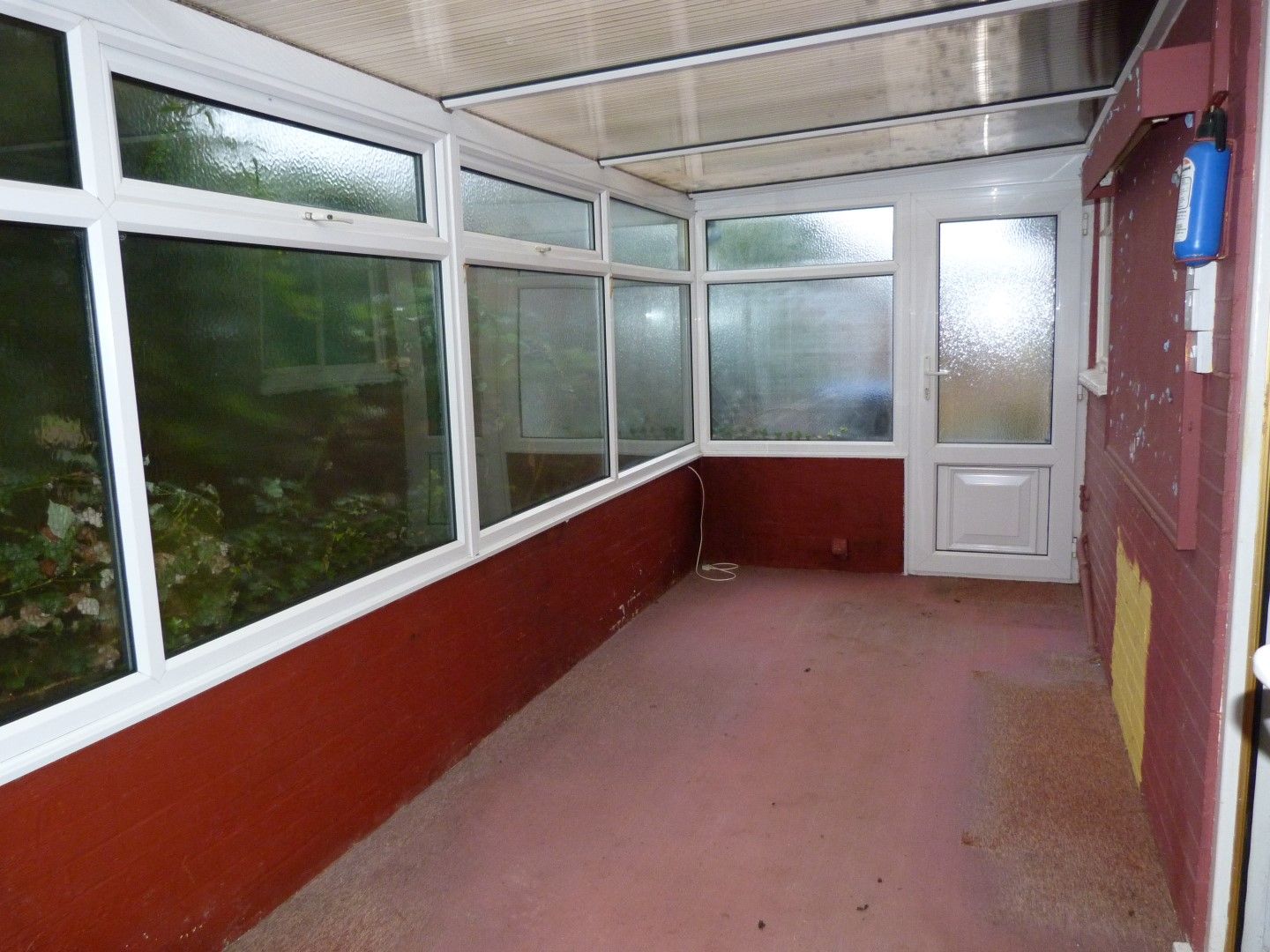 3 bedroom detached bungalow For Sale in Broadstairs - Photograph 5