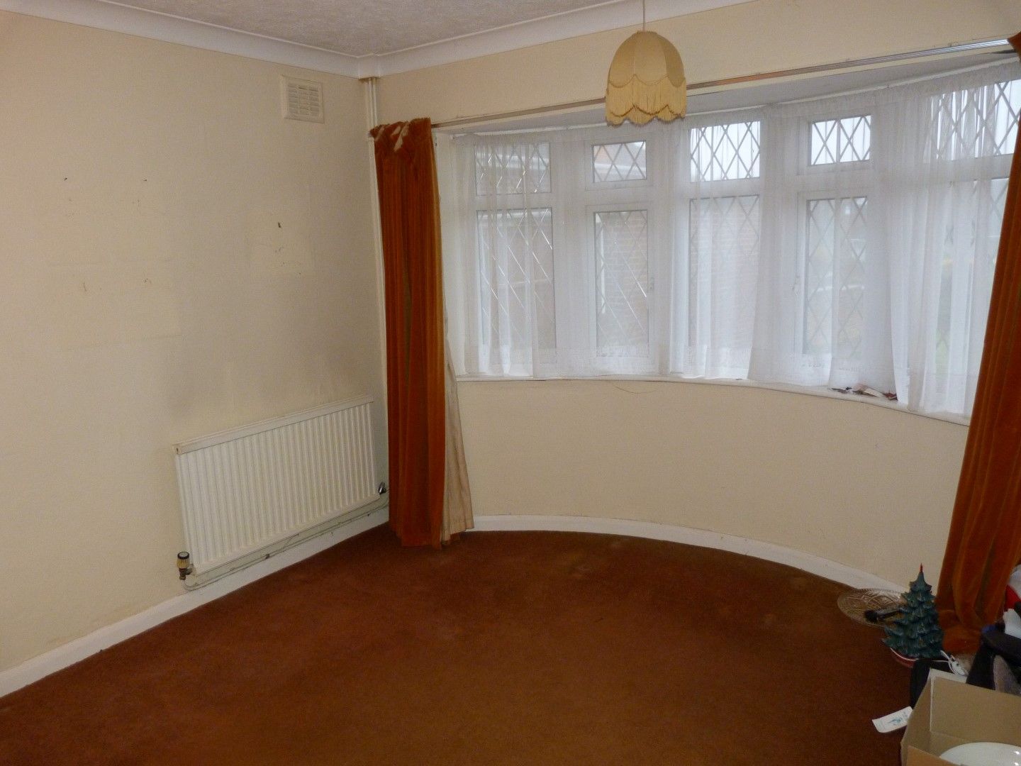 3 bedroom detached bungalow For Sale in Broadstairs - Photograph 7
