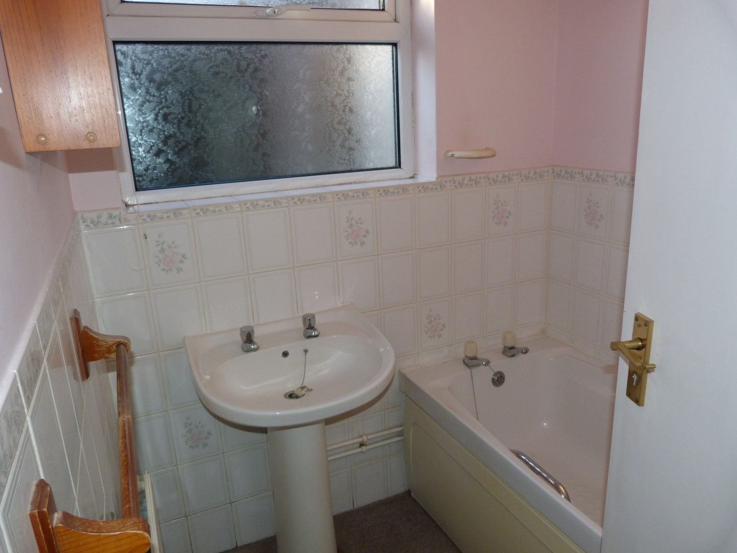 2 bedroom semi-detached bungalow SSTC in Broadstairs - Photograph 6