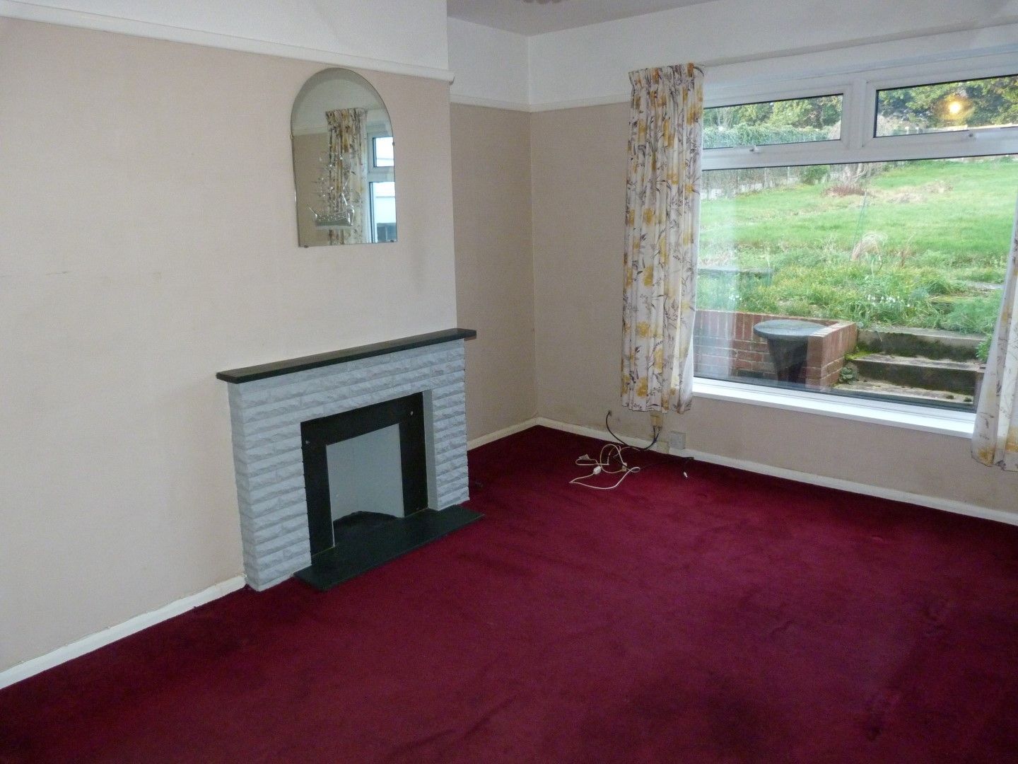 2 bedroom semi-detached bungalow SSTC in Broadstairs - Photograph 2