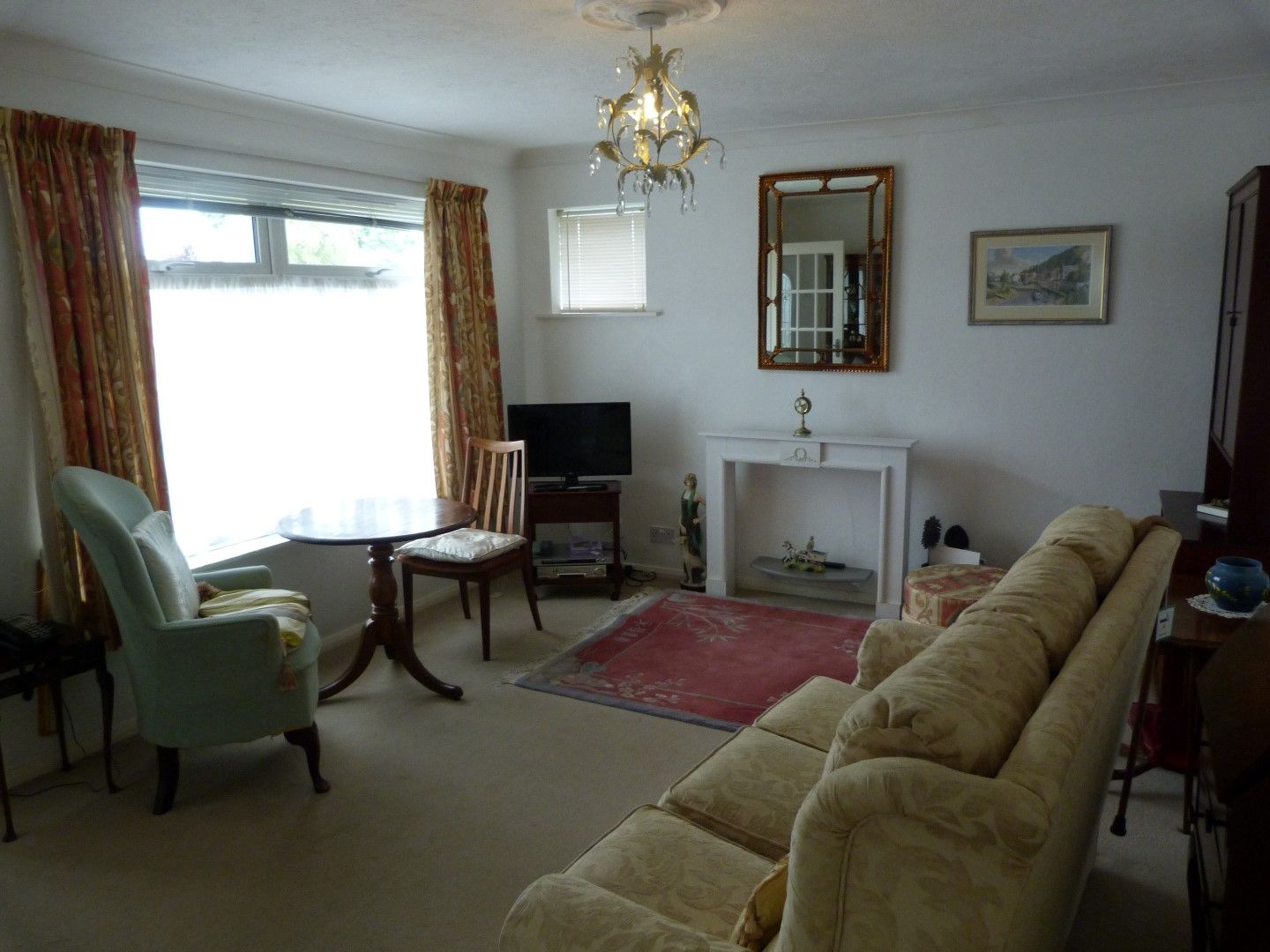 2 bedroom semi-detached bungalow SSTC in Broadstairs - Photograph 2
