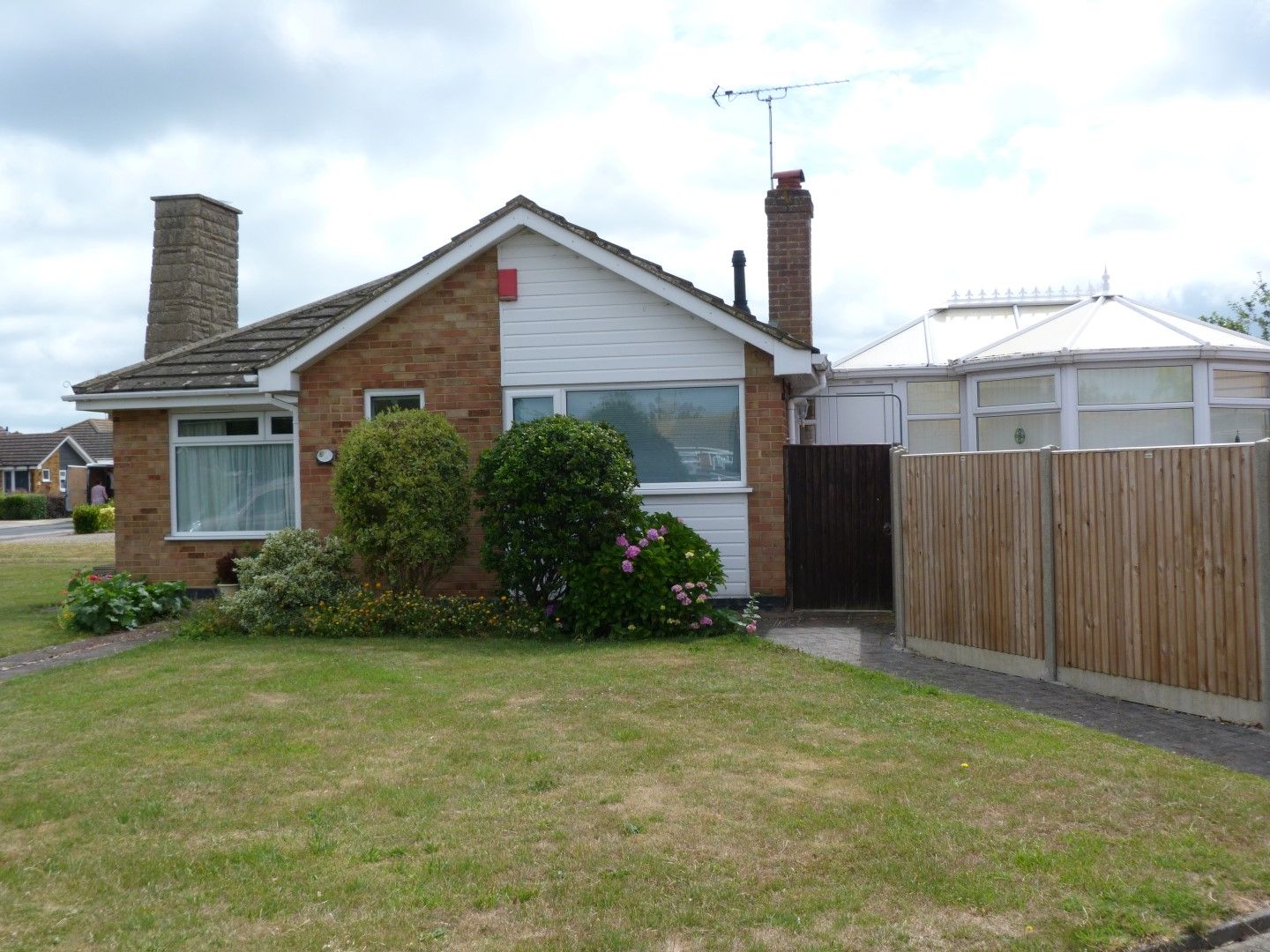 2 bedroom semi-detached bungalow SSTC in Broadstairs - Photograph 10