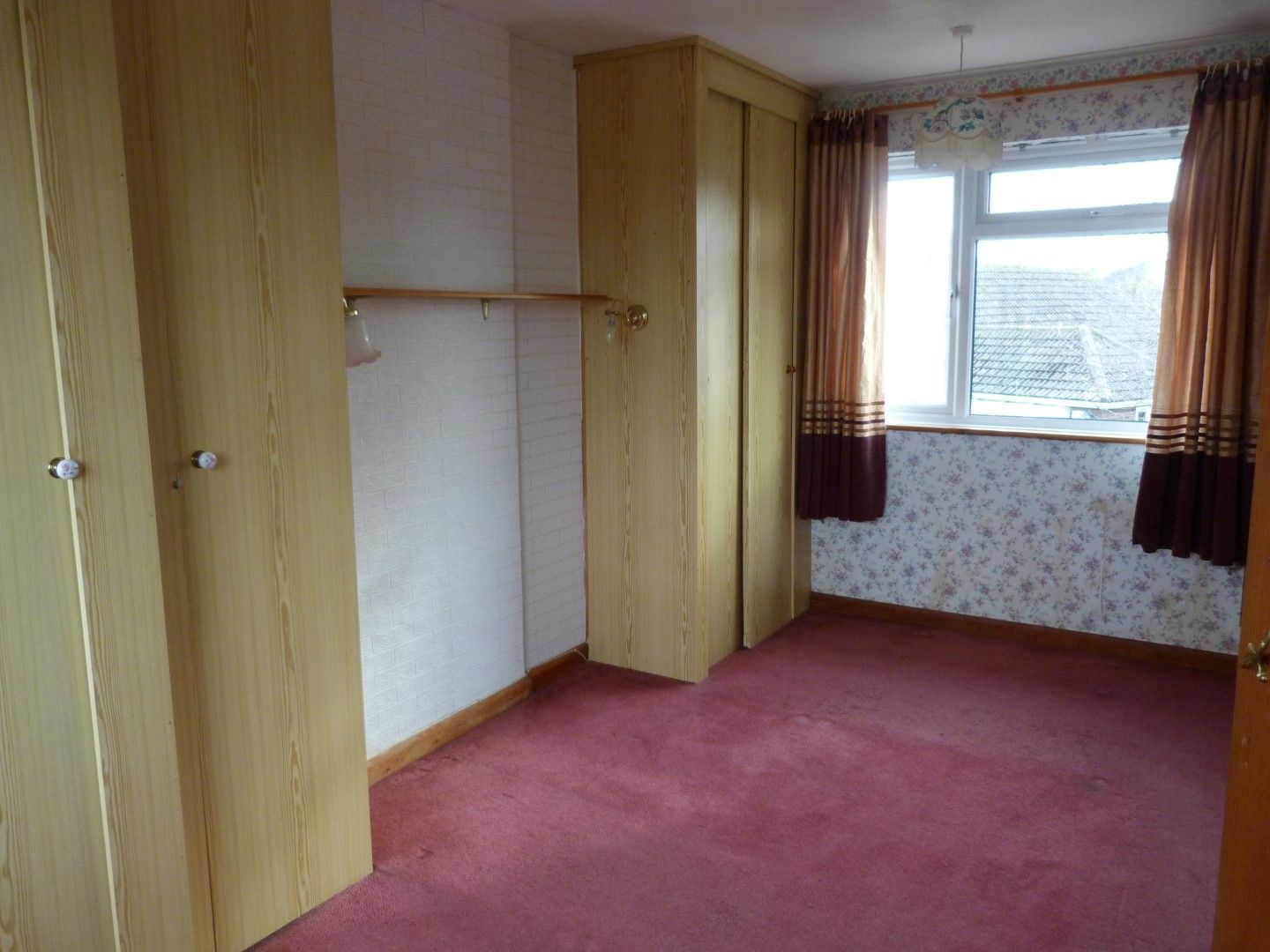 3 bedroom semi-detached house SSTC in Ramsgate - Photograph 5