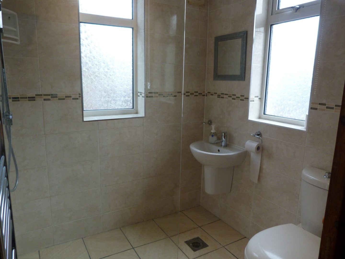 3 bedroom semi-detached house SSTC in Ramsgate - Photograph 7