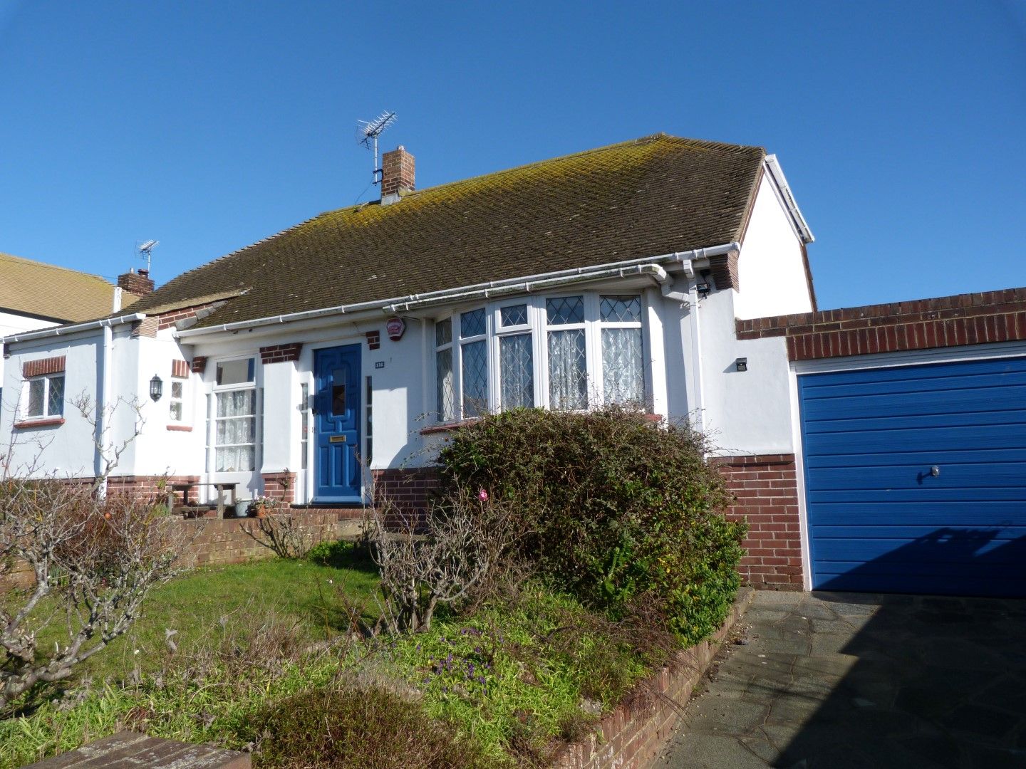 3 bedroom detached bungalow For Sale in Broadstairs - Property photograph